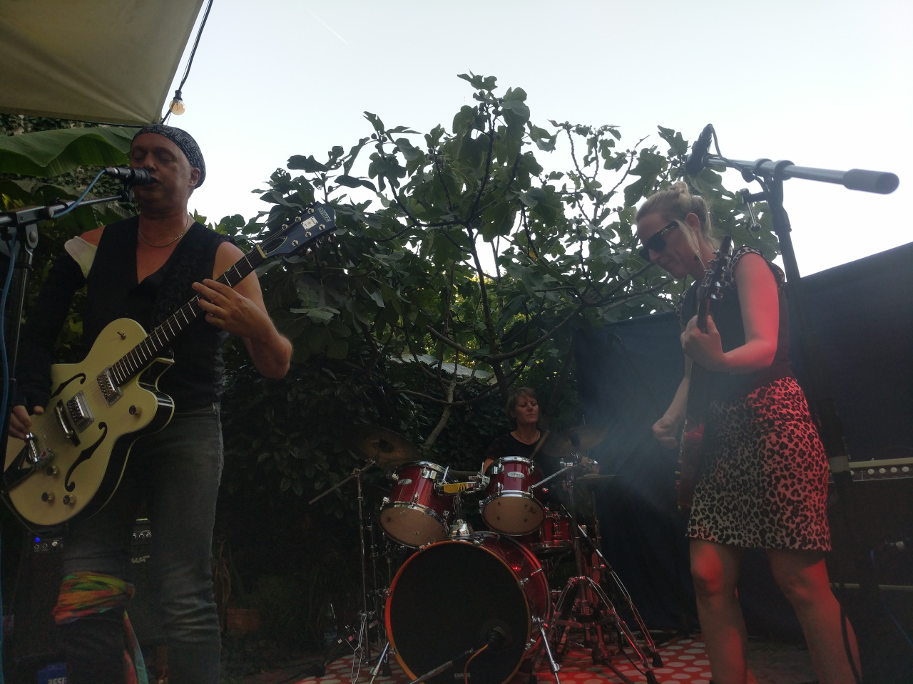 Cosmic Presents - Live im Cafe - Herz rockt