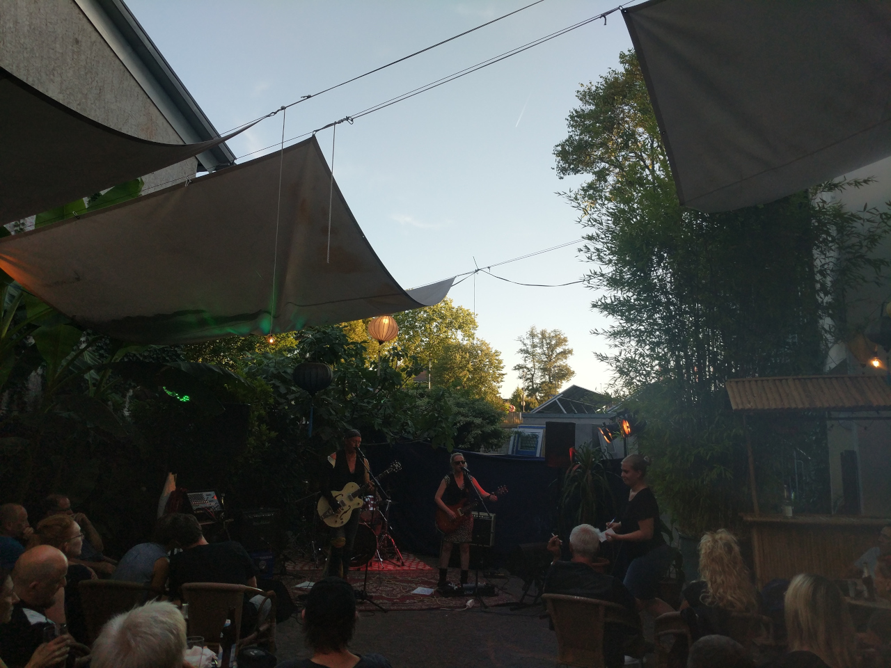 Cosmic Presents - Live im Cafe - Herz rockt