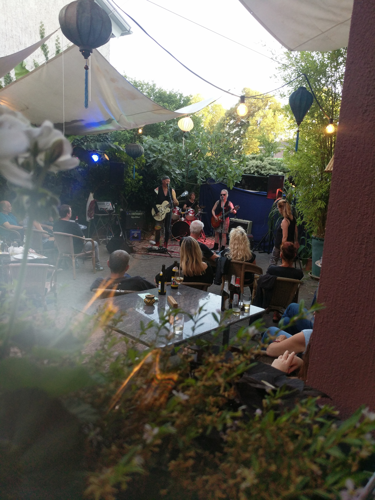 Cosmic Presents - Live im Cafe - Herz rockt