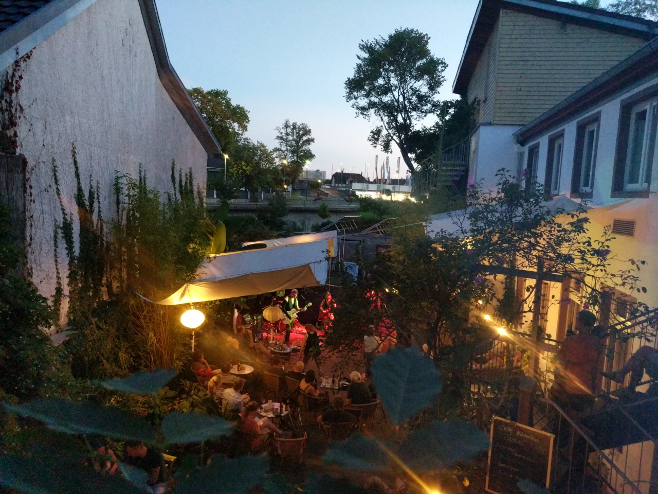 Cosmic Presents - Live im Cafe - Herz rockt