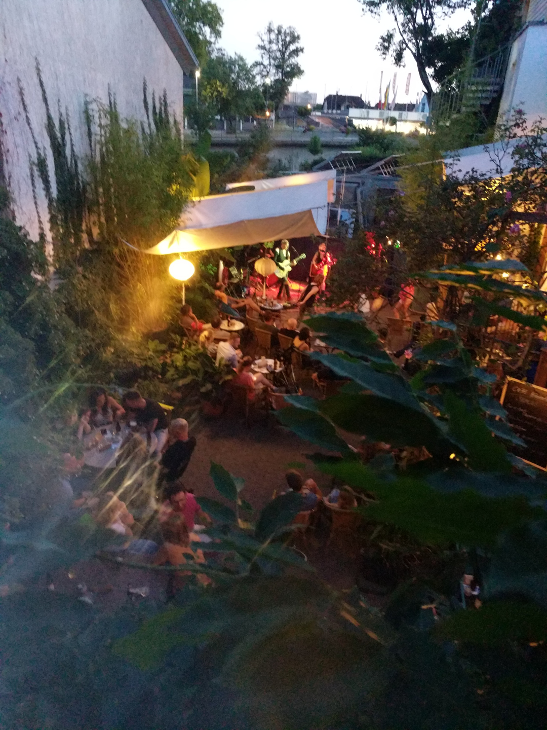 Cosmic Presents - Live im Cafe - Herz rockt