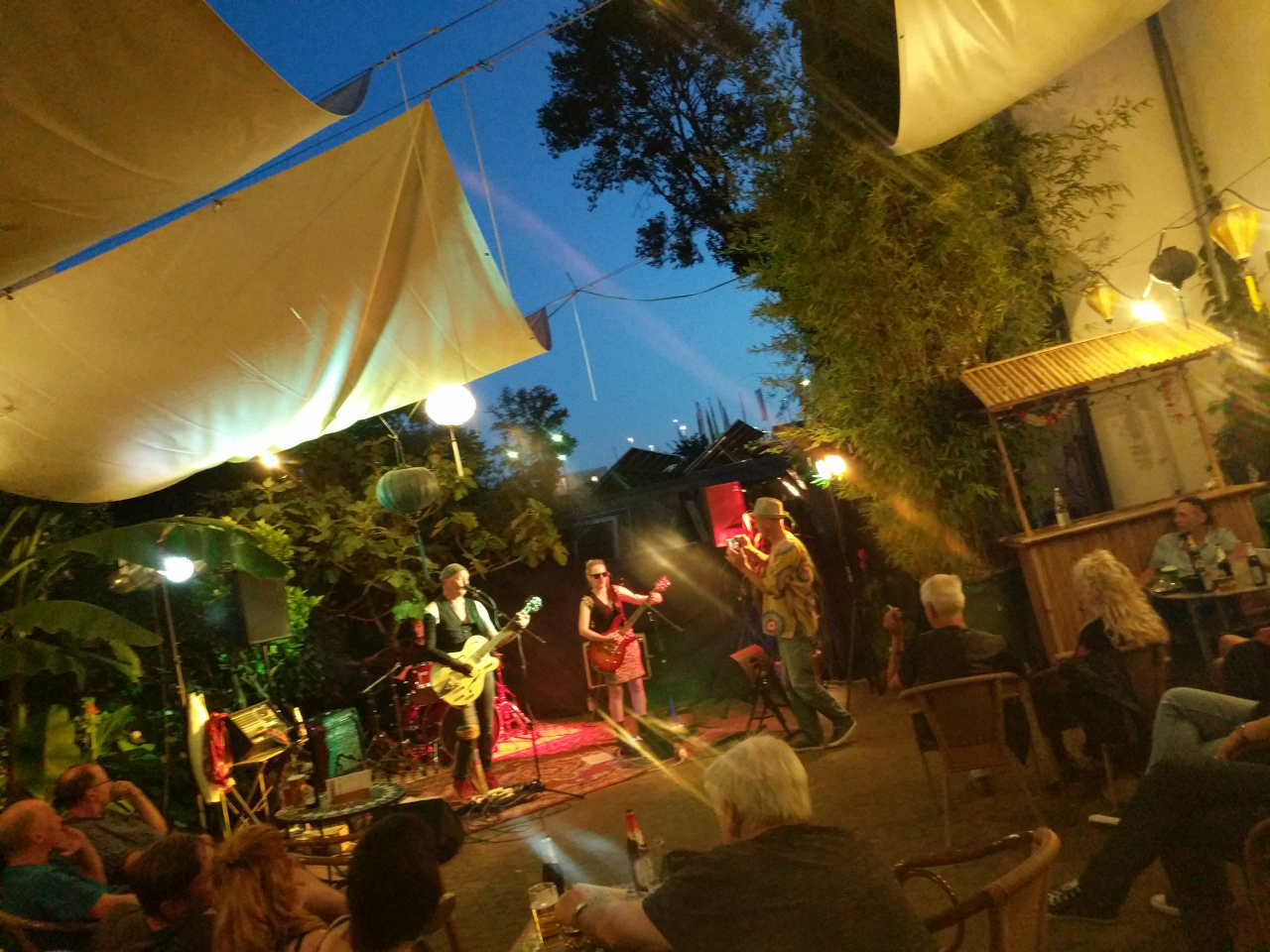 Cosmic Presents - Live im Cafe - Herz rockt