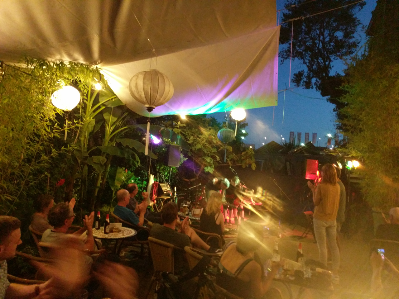 Cosmic Presents - Live im Cafe - Herz rockt