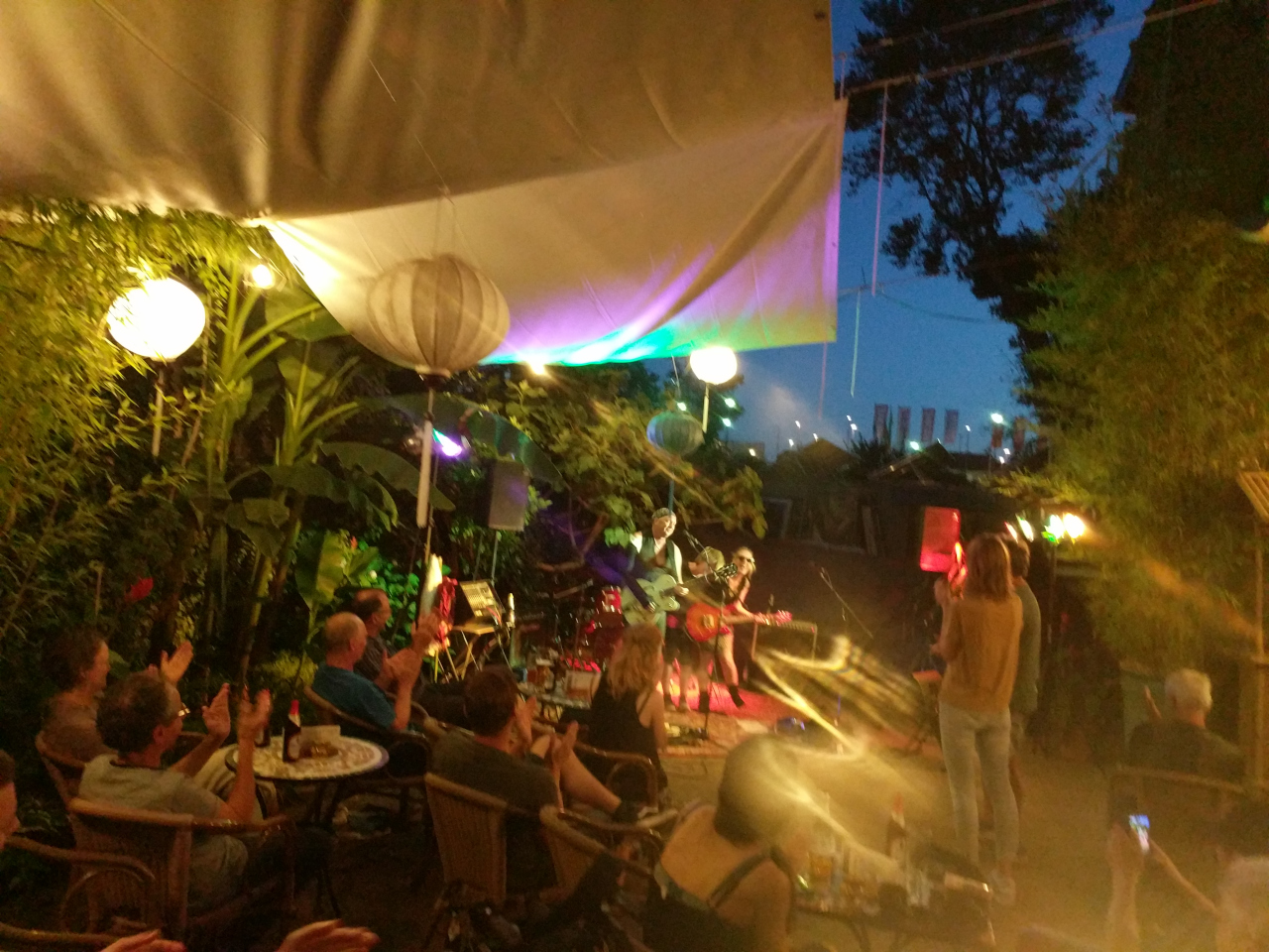 Cosmic Presents - Live im Cafe - Herz rockt